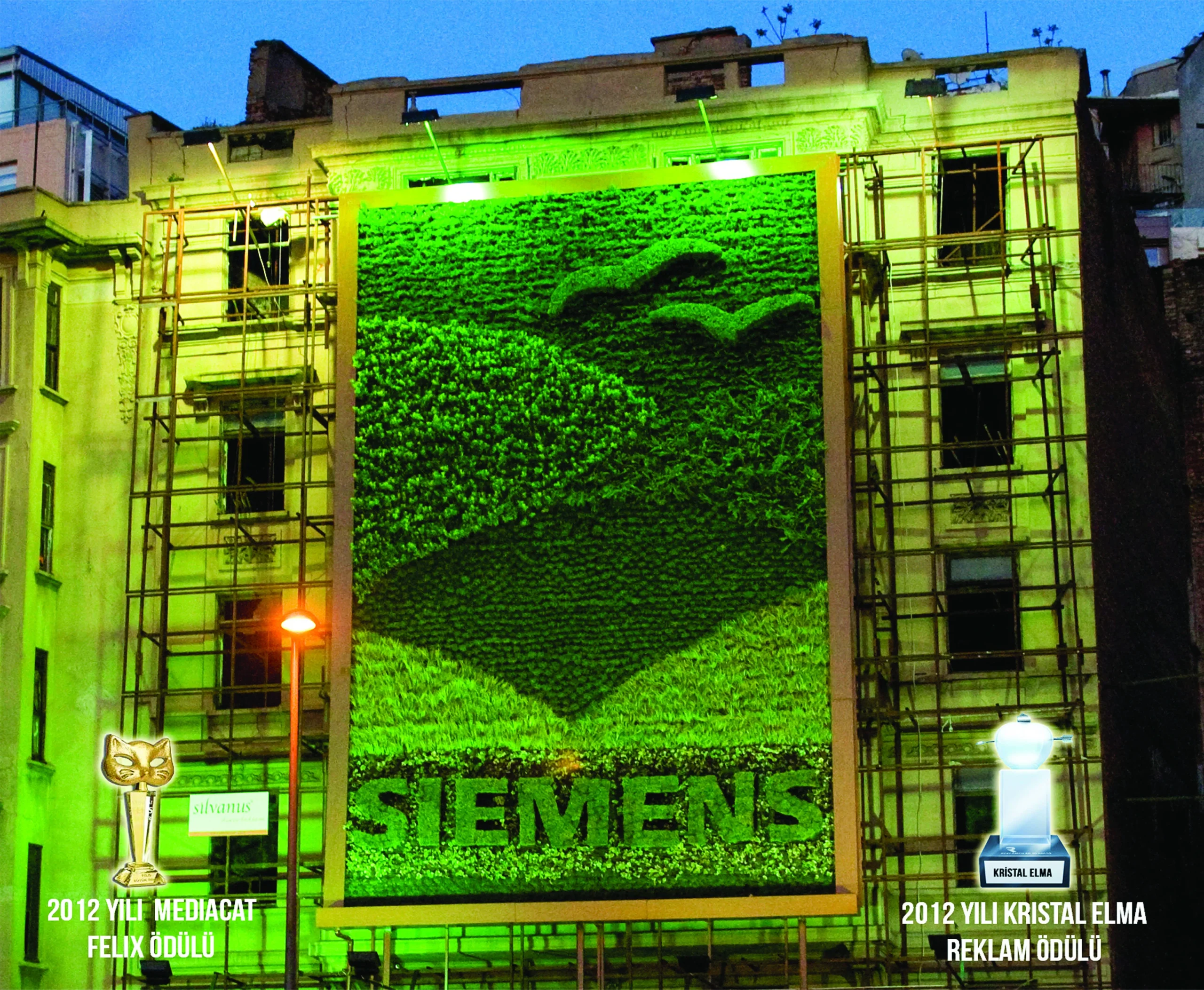 Siemens ofis dikey bahçe projesi ve kurumsal peyzaj uygulaması.