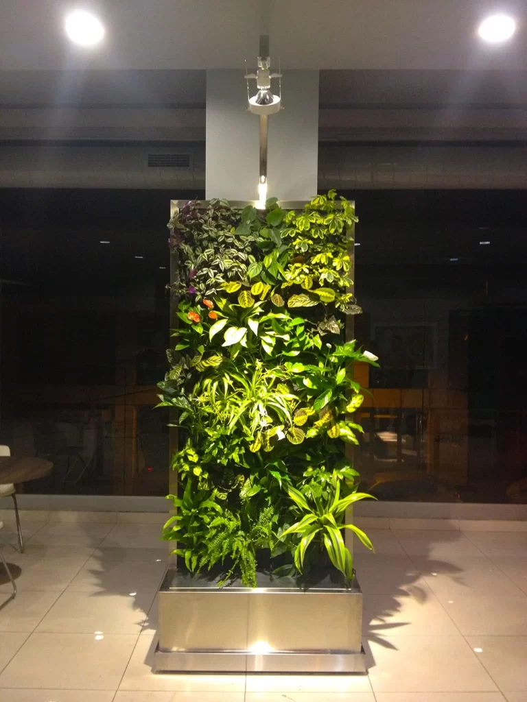 KAGİDER genel merkez modüler dikey bahçe ve bitki duvarı uygulaması.